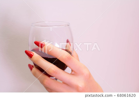 Red wine and red nails 68061620