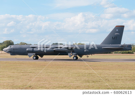 美國空軍B-52H戰略轟炸機降落 美國空軍B-52H戰略轟炸機降落 68062613