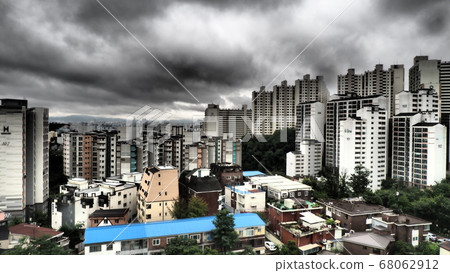 Seoul rainy season sky 68062912