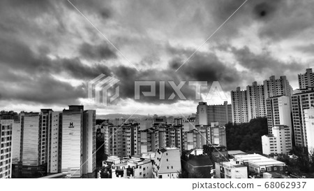 Seoul rainy season sky 68062937