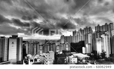 Seoul rainy season sky 68062949