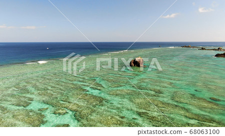 Am美大島大濱海濱公園的鳥瞰圖 Am美大島大濱海濱公園的鳥瞰圖 68063100
