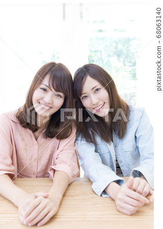 女性朋友形象 68063140
