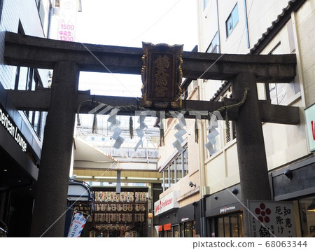 Torii piercing the wall of Nishiki Tenmangu Torii piercing the wall of Nishiki Tenmangu 68063344