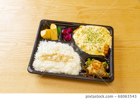Chicken Nanban Bento (swing left) 68063543