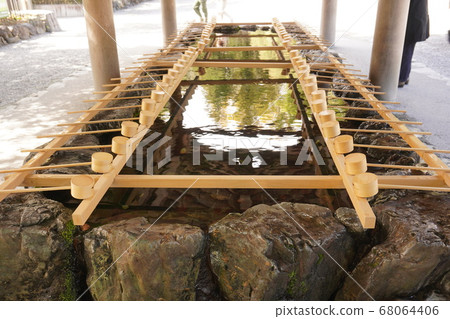 “鐵水屋邊” “鐵水屋邊” 68064406