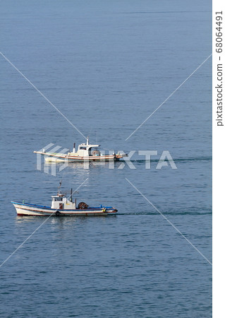 Fishing vessel 68064491