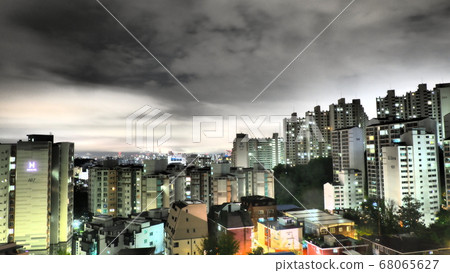 Seoul rainy season sky 68065627
