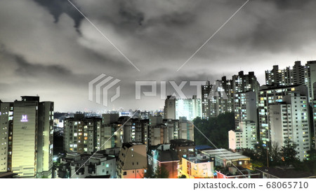 Seoul rainy season sky 68065710