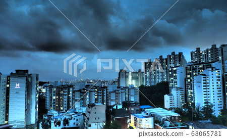 首爾雨季的天空 首爾雨季的天空 68065781
