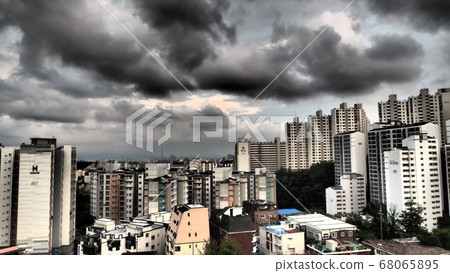 Seoul rainy season sky 68065895
