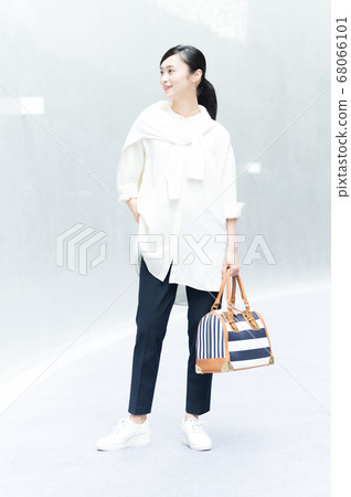 休閒商務女人 休閒商務女人 68066101