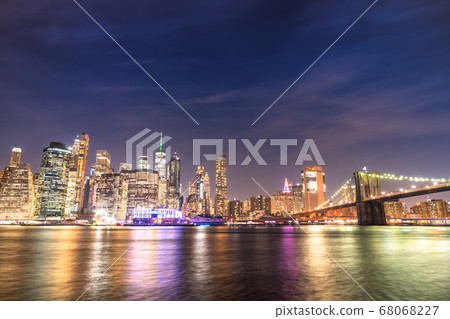 <<New York>> Manhattan night view, Brooklyn Bridge Park 68068227