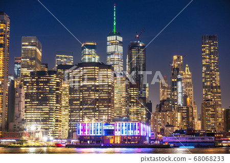 <<New York>> Manhattan night view, Brooklyn Bridge Park 68068233