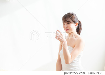 美女 68070933