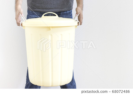 Man in a shirt with big trash 68072486