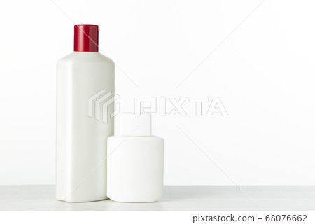 Two nameless plastic bottles of white color from 68076662