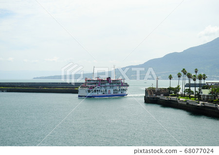 Sakurajima Ferry entering the North Wharf 68077024