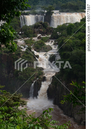 伊瓜蘇瀑布-巴西側視圖 68077887