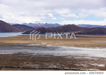Tibetan landscape near holy lake Yamdrok - Tibet 68078909