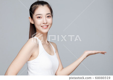 Portrait Of Beautiful Woman in Studio Portrait Of Beautiful Woman in Studio 68080319