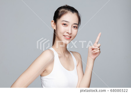 Portrait Of Beautiful Woman in Studio Portrait Of Beautiful Woman in Studio 68080322