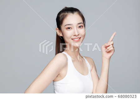 Portrait Of Beautiful Woman in Studio Portrait Of Beautiful Woman in Studio 68080323