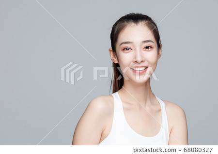 Portrait Of Beautiful Woman in Studio Portrait Of Beautiful Woman in Studio 68080327
