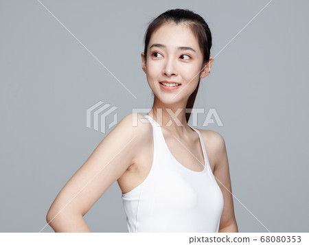 Portrait Of Beautiful Woman in Studio Portrait Of Beautiful Woman in Studio 68080353
