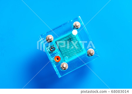 Hydrogen fuel cell. An alternative energy source 68083014