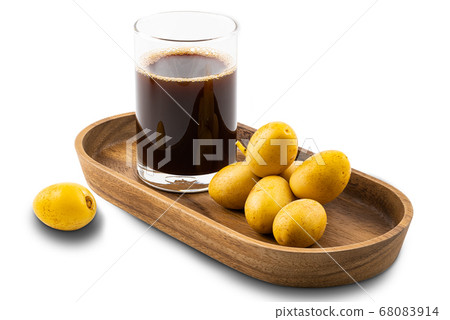 Homemade date juice. Homemade date juice. 68083914