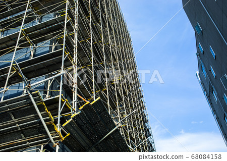 Building scaffolding 68084158