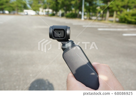 Small integrated gimbal camera clockwise rotation Small integrated gimbal camera clockwise rotation 68086925