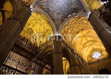 Seville Cathedral, interior 68092278