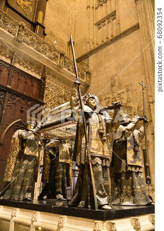 塞維利亞大教堂，哥倫布棺材 68092354