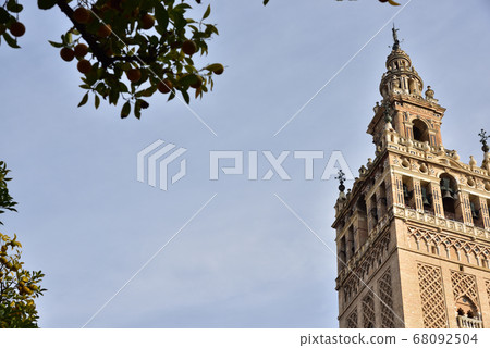 吉拉達塔和塞維利亞大教堂 吉拉達塔和塞維利亞大教堂 68092504