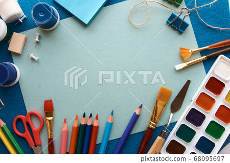 Art materials, products for drawing. Stationery Art materials, products for drawing. Stationery 68095697