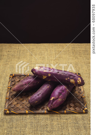 When Satsuma potatoes become raw, they are new to Kimtoki 68097938