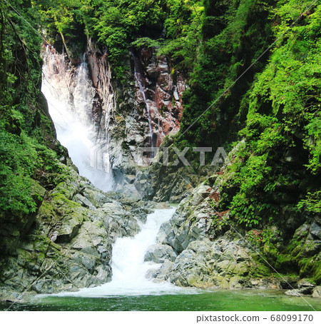 Minami Alps Oshirakawa Sengafuchi with a refreshing feeling 68099170