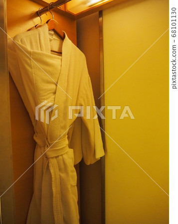 Bathrobes 68101130