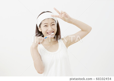 Female toothpaste Female toothpaste 68102454