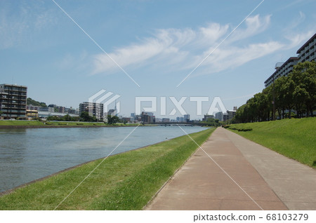Muromi River and Fukuoka Tower 68103279
