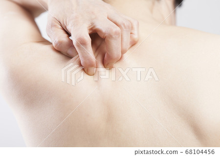 高級女人抓她的背 高級女人抓她的背 68104456