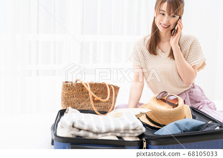 少婦為遊覽做準備 68105033