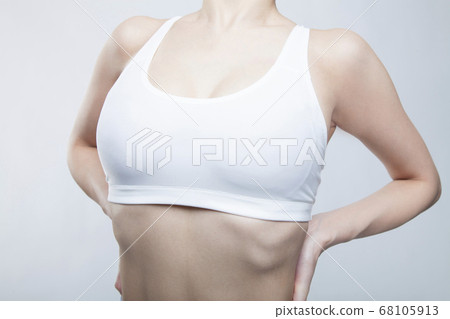 Female bust 68105913