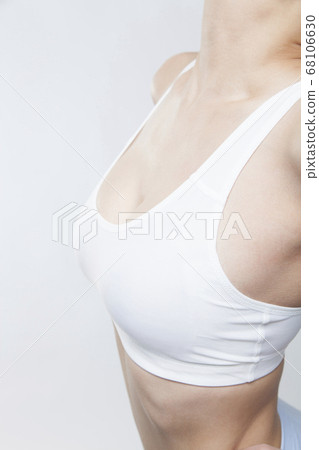 女性胸圍 68106630