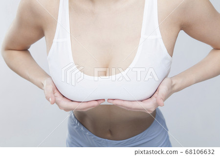 Female bust 68106632