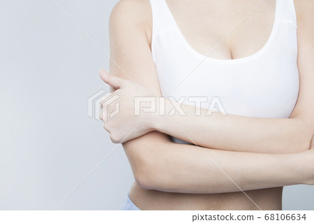 女性胸圍 68106634