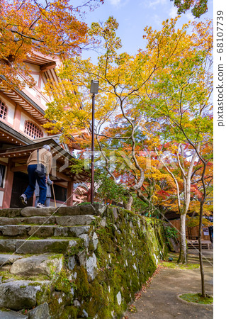 The precincts of Eigenji Temple in Nishiki, Shiga Prefecture The precincts of Eigenji Temple in Nishiki, Shiga Prefecture 68107739