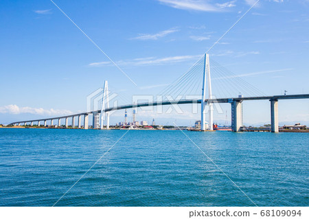 日本海邊最大的堤橋Shinminato Ohashi 68109094